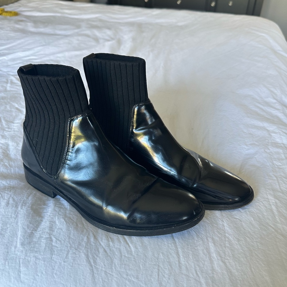 Vince Black Leather Ankle Booties, size 8.5 - Picture 9 of 9